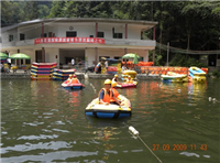 In 2009, excellent employees took a two-day tour of wanlvhu hot spring and rafting in Heyuan
